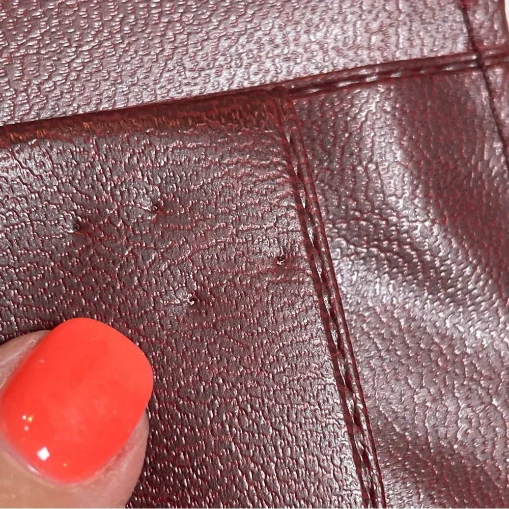 Red Croc-Embossed Wallet patchwork look. Leather. Pre-owned.
